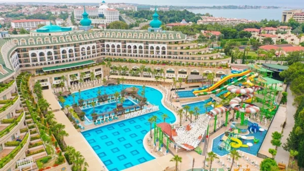 CRYSTAL SUNSET LUXURY RESORT & SPA