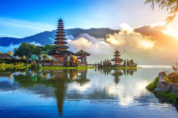 GÖRKEMLİ TROPİKAL ADA BALİ 